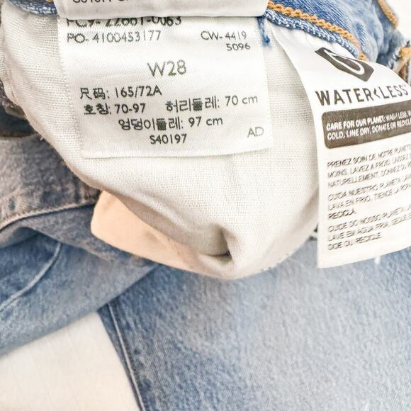 Levi's Wedgie Ripped Button Fly Light/Med Wash Denim Jeans SZ28 - Picture 5 of 8